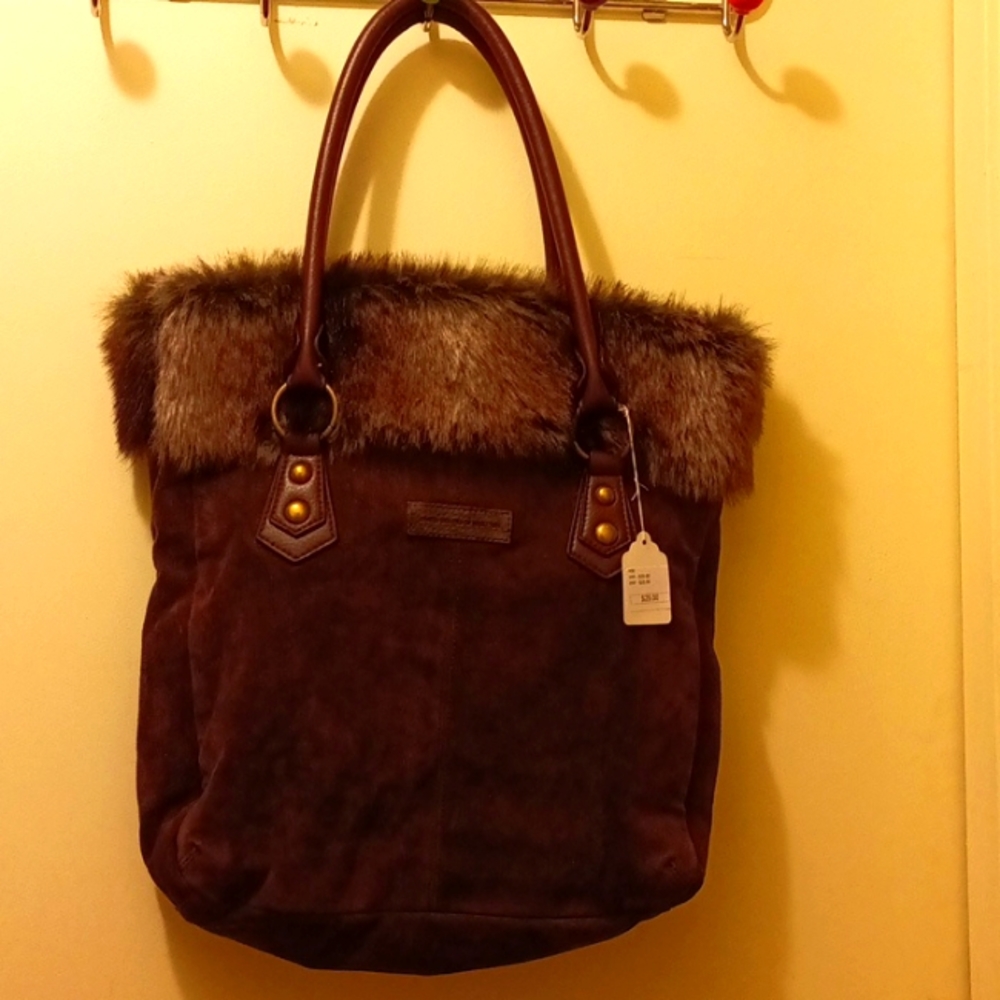 Leather and fur United colors of Benetton